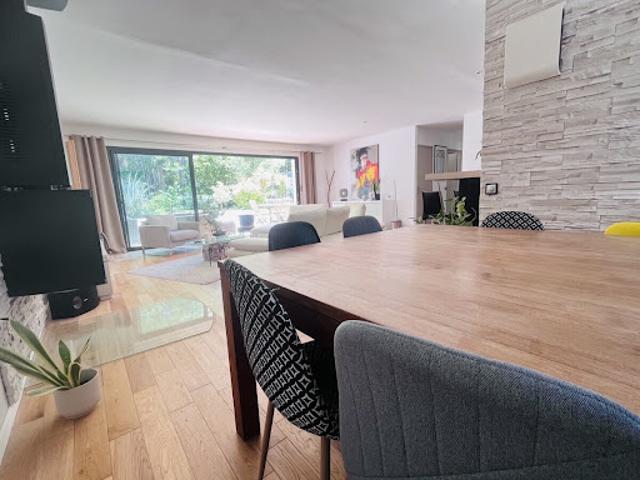 Vente Maison 10 pièces 240 m2 Cestas