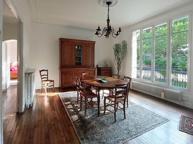 Vente Maison 10 pièces 240 m2 Neuilly Plaisance
