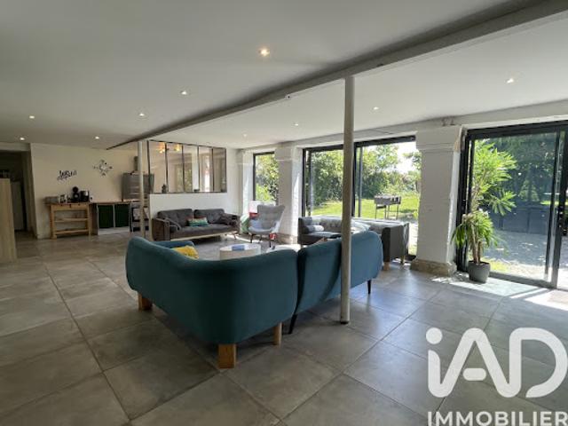 Vente Maison 10 pièces 240 m2 Saubrigues