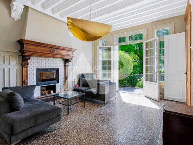 Vente Maison 10 pièces 240 m2 Sevres
