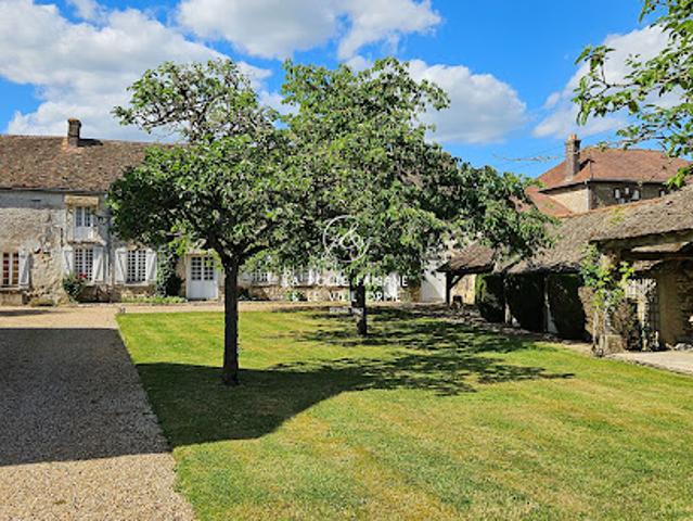 Vente Maison 10 pièces 241 m2 Bréval