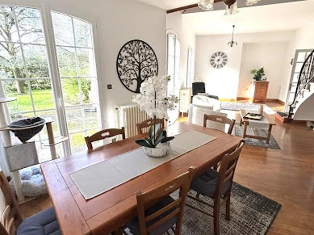 Vente Maison 10 pièces 245 m2 Châtillon sur Thouet