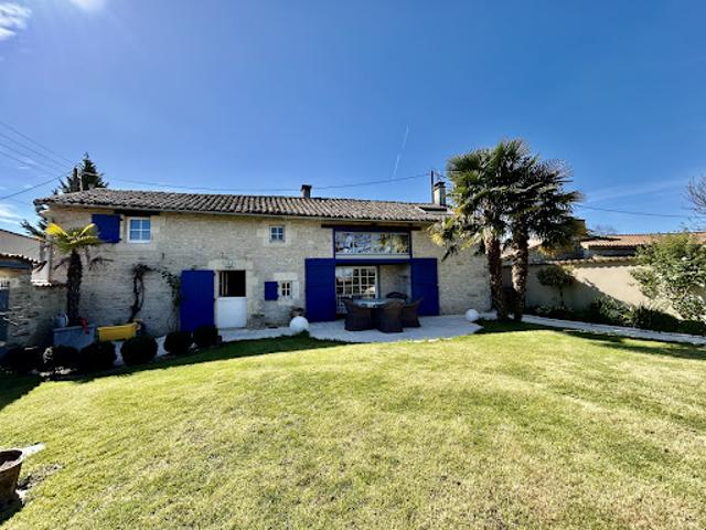 Vente Maison 10 pièces 249.94 m2 Vanzay