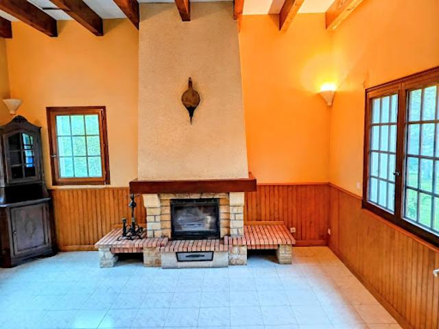 Vente Maison 10 pièces 249 m2 Puycalvel