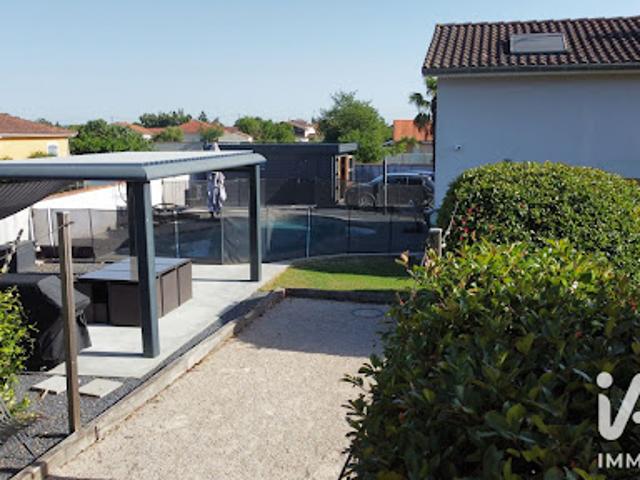 Vente Maison 10 pièces 250 m2 Aurensan