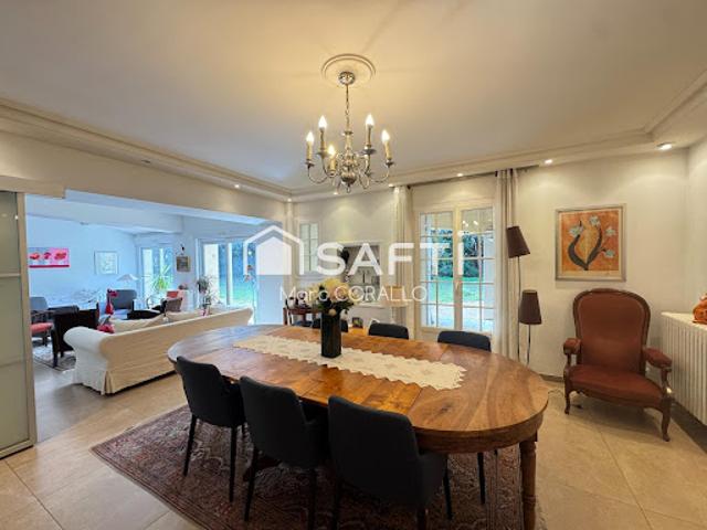Vente Maison 10 pièces 250 m2 Bourg les valence