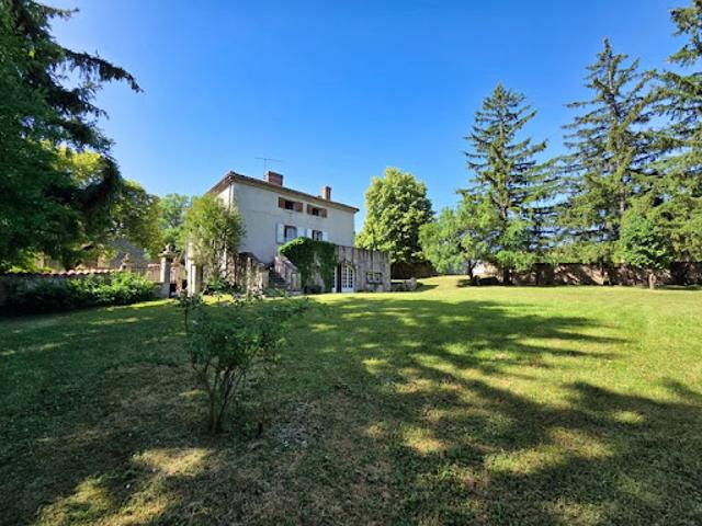 Vente Maison 10 pièces 250 m2 Glaine Montaigut