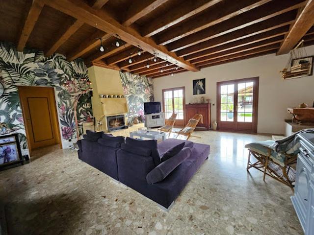 Vente Maison 10 pièces 250 m2 Grun Bordas