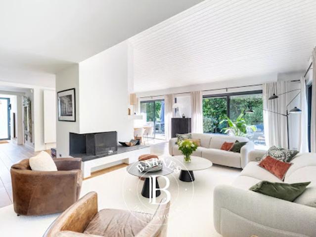 Vente Maison 10 pièces 250 m2 La Celle Saint Cloud