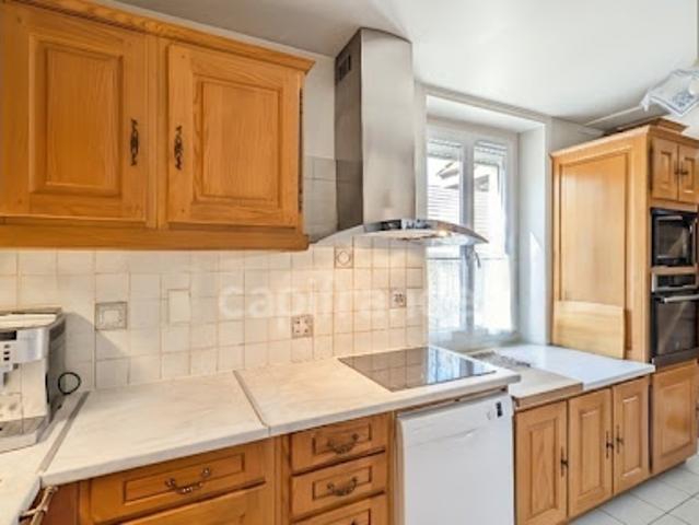 Vente Maison 10 pièces 258 m2 Saint marcel