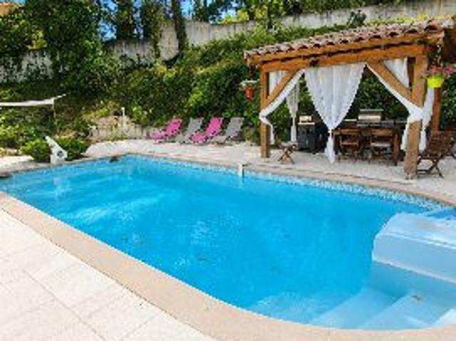 Vente Maison 10 pièces 259 m2 Cadolive