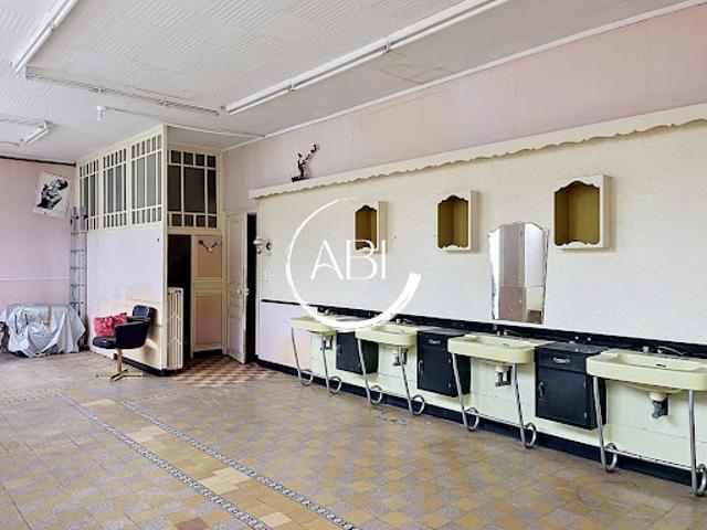 Vente Maison 10 pièces 260 m2 Bagnoles de l'Orne Normandie