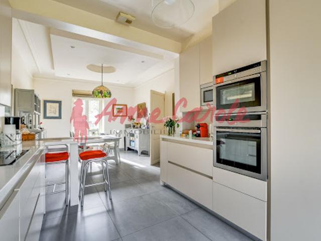 Vente Maison 10 pièces 267.77 m2 Fontenay sous Bois
