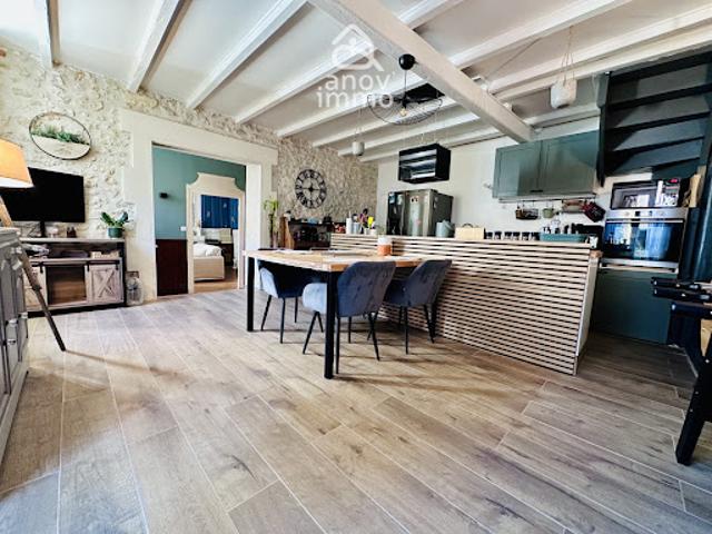Vente Maison 10 pièces 264.22 m2 Châteauneuf sur Charente