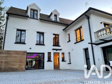 Vente Maison 10 pièces 265 m2 La Varenne Saint Hilaire