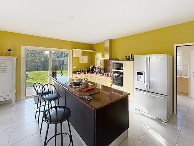 Vente Maison 10 pièces 269 m2 Casteljaloux