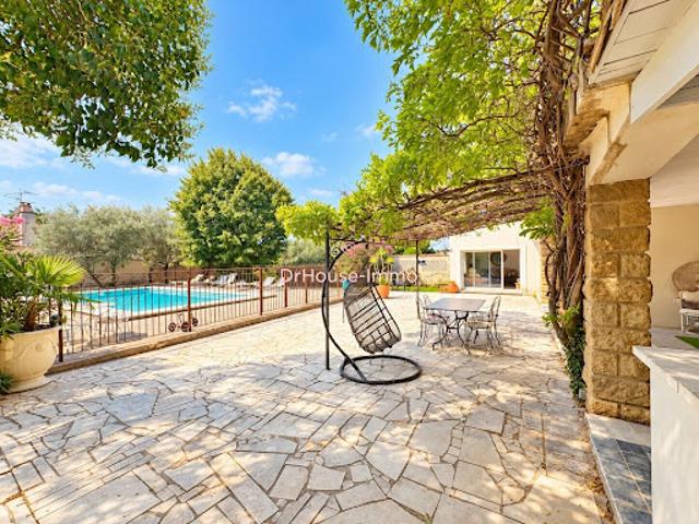 Vente Maison 10 pièces 273.7 m2 Morières lès Avignon