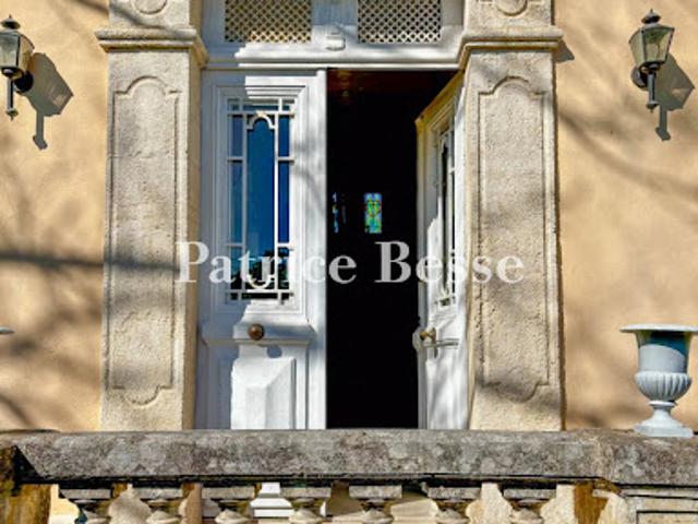 Vente Maison 10 pièces 270 m2 Beziers