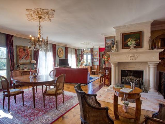 Vente Maison 10 pièces 270 m2 Castelnaud la Chapelle