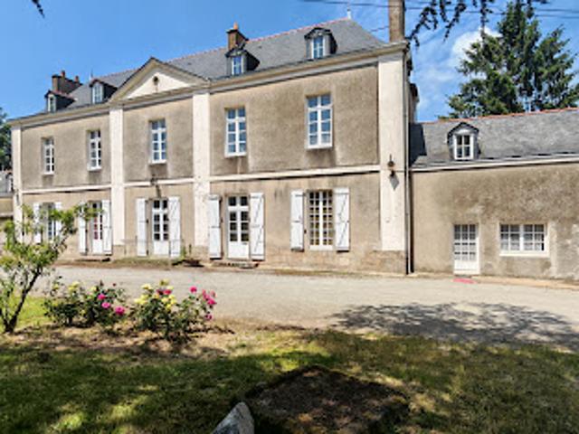 Vente Maison 10 pièces 270 m2 Coueron