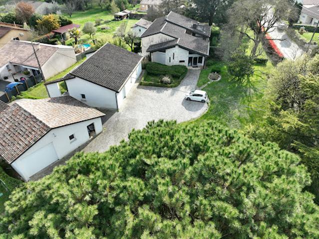 Vente Maison 10 pièces 390 m2 Laroque Timbaut