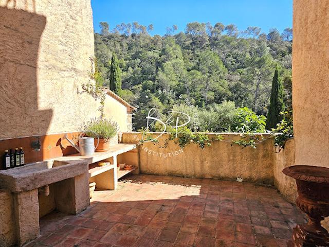 Vente Maison 10 pièces 271 m2 Entrecasteaux