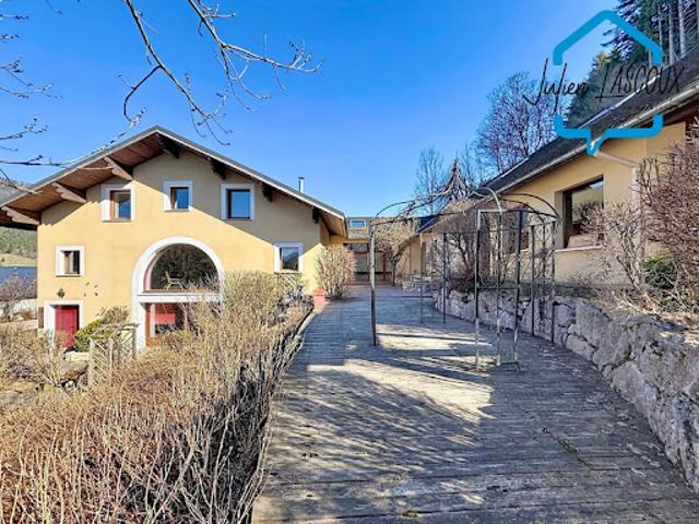 Vente Maison 10 pièces 272 m2 Méaudre