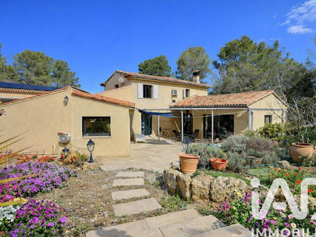 Vente Maison 10 pièces 272 m2 Peyrolles en Provence