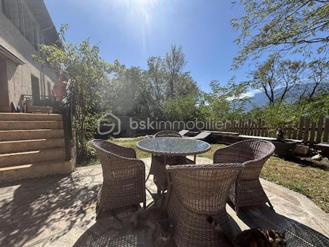 Vente Maison 10 pièces 272 m2 Sainte Hélène du Lac