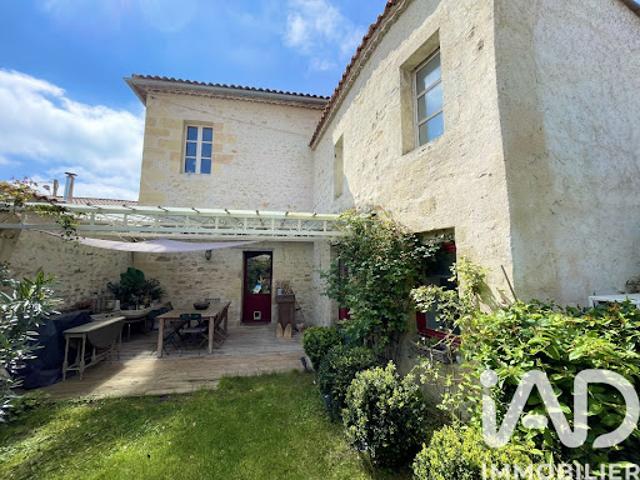 Vente Maison 10 pièces 275 m2 Bégadan