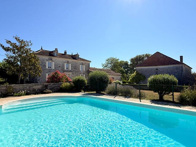 Vente Maison 10 pièces 278 m2 Verteillac
