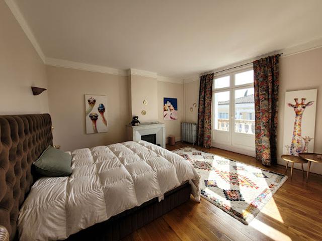 Vente Maison 10 pièces 278 m2 Castelsarrasin