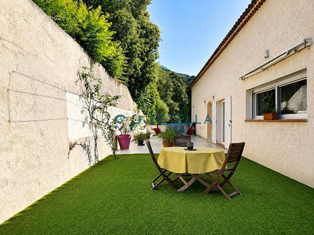 Vente Maison 10 pièces 279 m2 Calcatoggio