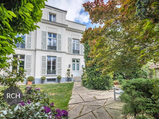 Vente Maison 10 pièces 287.42 m2 Montfort l'Amaury