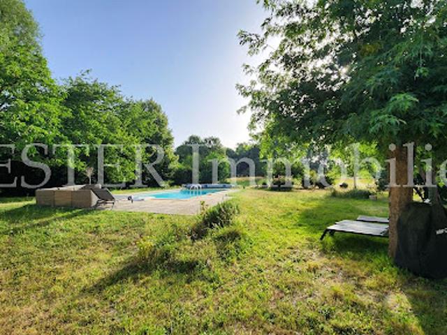 Vente Maison 10 pièces 286 m2 Neuvic