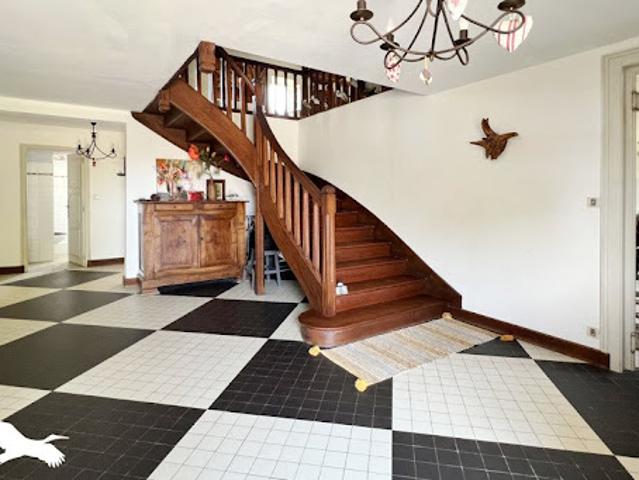 Vente Maison 10 pièces 288 m2 Confolens