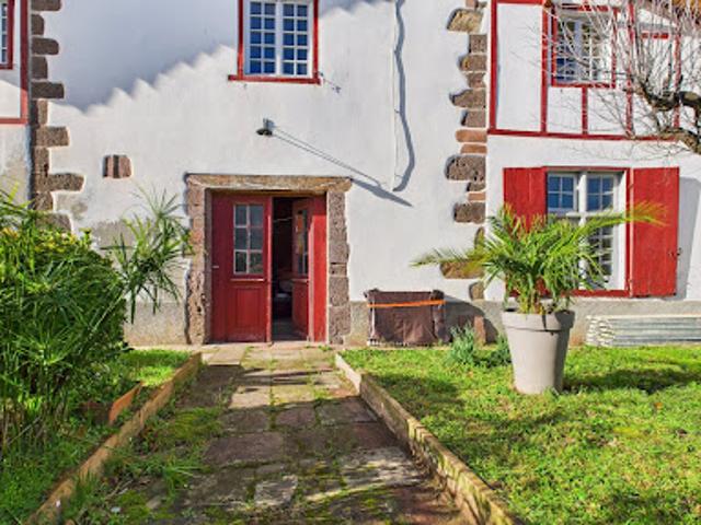 Vente Maison 10 pièces 293 m2 Hasparren