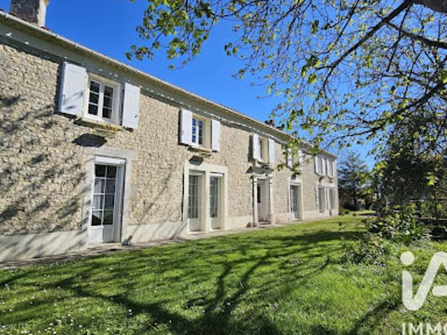 Vente Maison 10 pièces 290 m2 Champniers