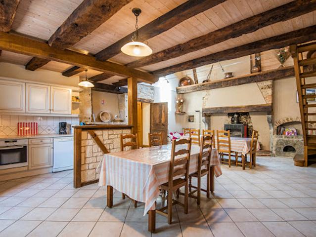 Vente Maison 10 pièces 290 m2 Saint Jean Lespinasse