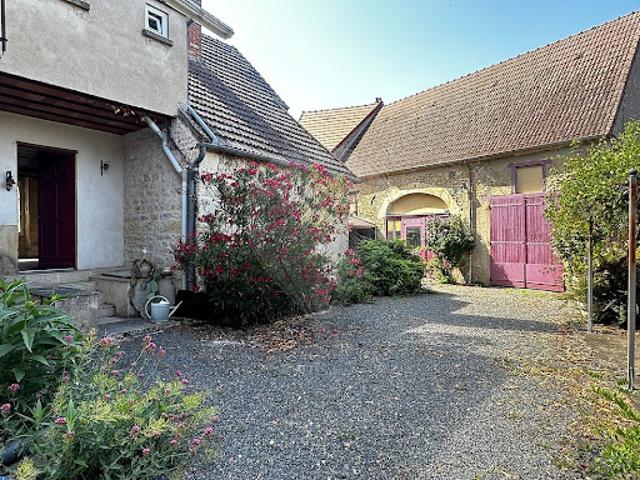 Vente Maison 10 pièces 291 m2 Pougues les Eaux