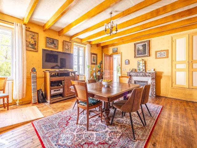Vente Maison 10 pièces 200 m2 Puyrolland