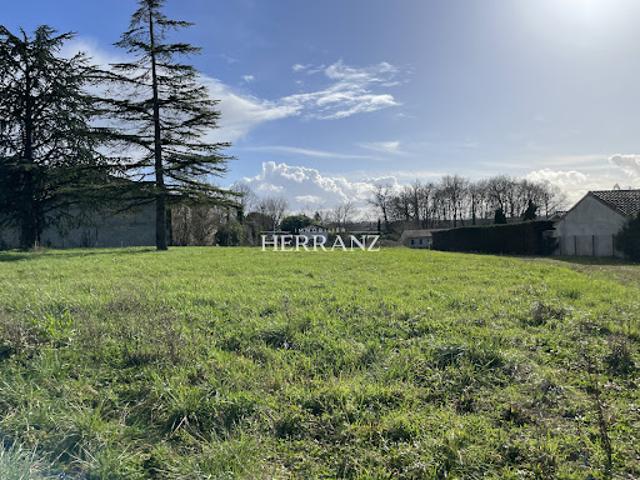 Vente Maison 10 pièces 200 m2 Saint Philippe d'Aiguille