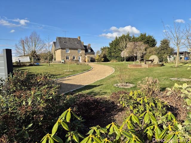 Vente Maison 10 pièces 201 m2 Gorron