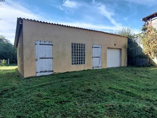 Vente Maison 10 pièces 206 m2 Confolens