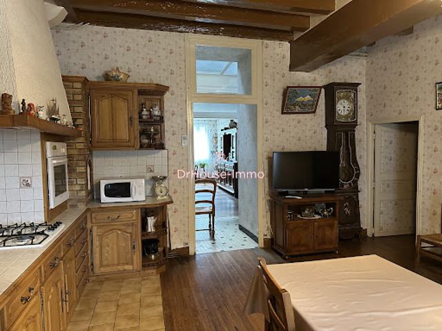 Vente Maison 10 pièces 213 m2 Besse