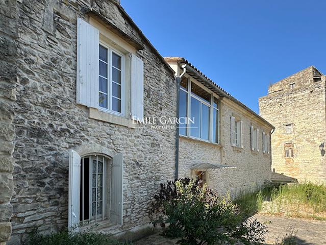 Vente Maison 10 pièces 211 m2 Nimes