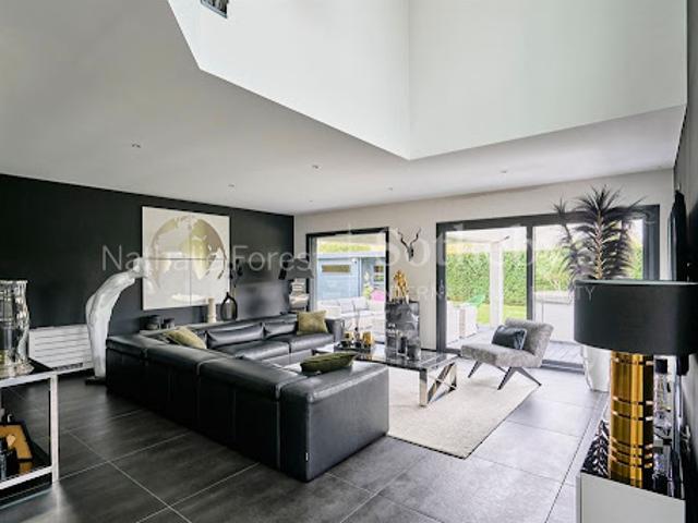 Vente Maison 10 pièces 215 m2 Beuvry