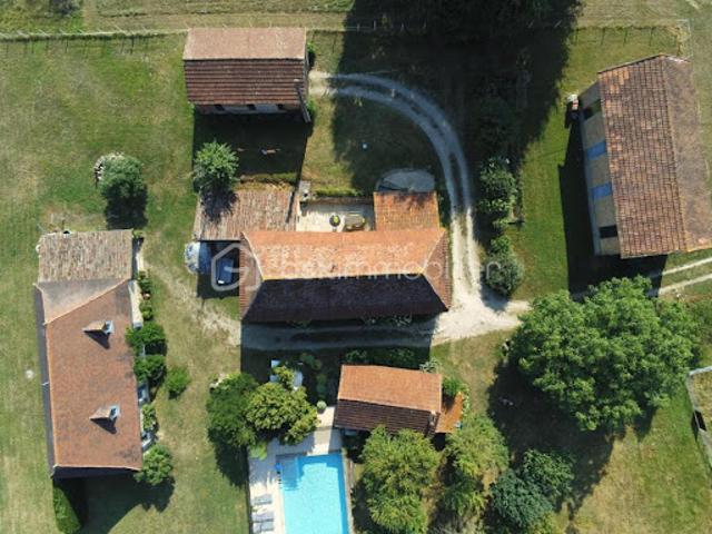 Vente Maison 10 pièces 215 m2 Saint Agne