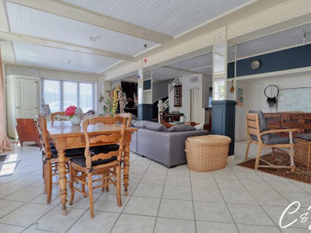Vente Maison 10 pièces 216 m2 Treffiagat