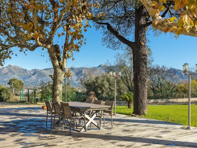 Vente Maison 10 pièces 220 m2 Aubagne